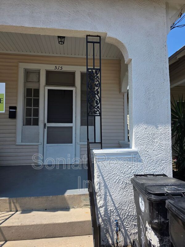 Building Photo - 515 S Genois St