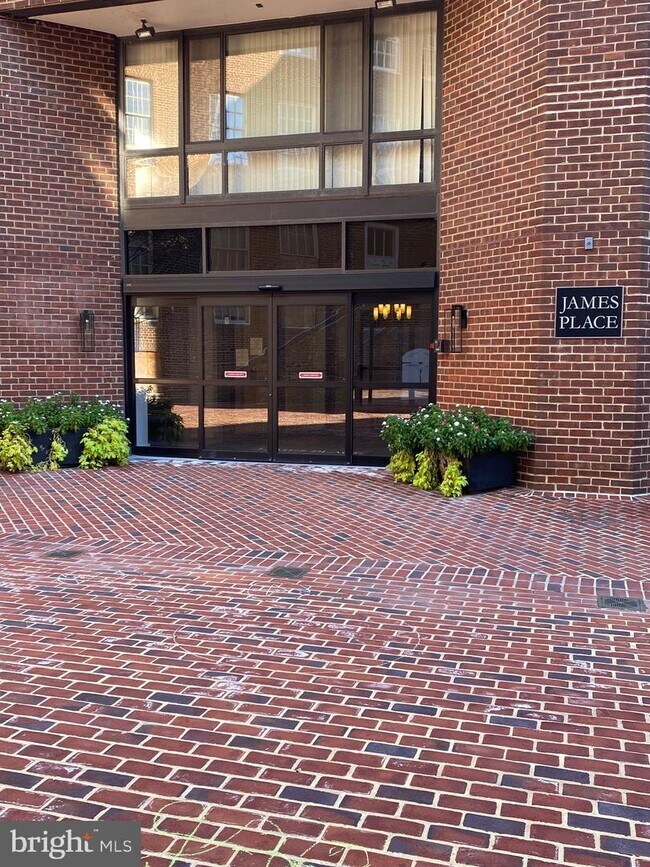 Foto del edificio - 1077 30th St NW