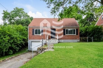 Building Photo - 3464 Robinet Dr
