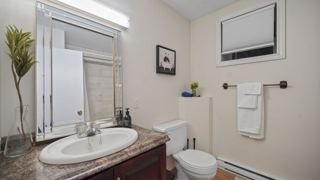 Building Photo - 203 Gower St