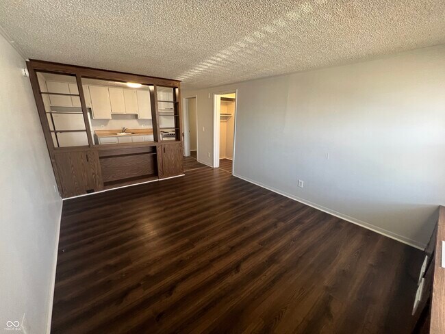 Foto del edificio - 2000 Indianapolis Rd