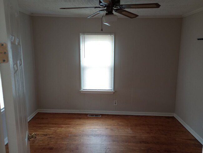 Foto del edificio - 3 Bedroom  2 Bath Home - Convenient Location