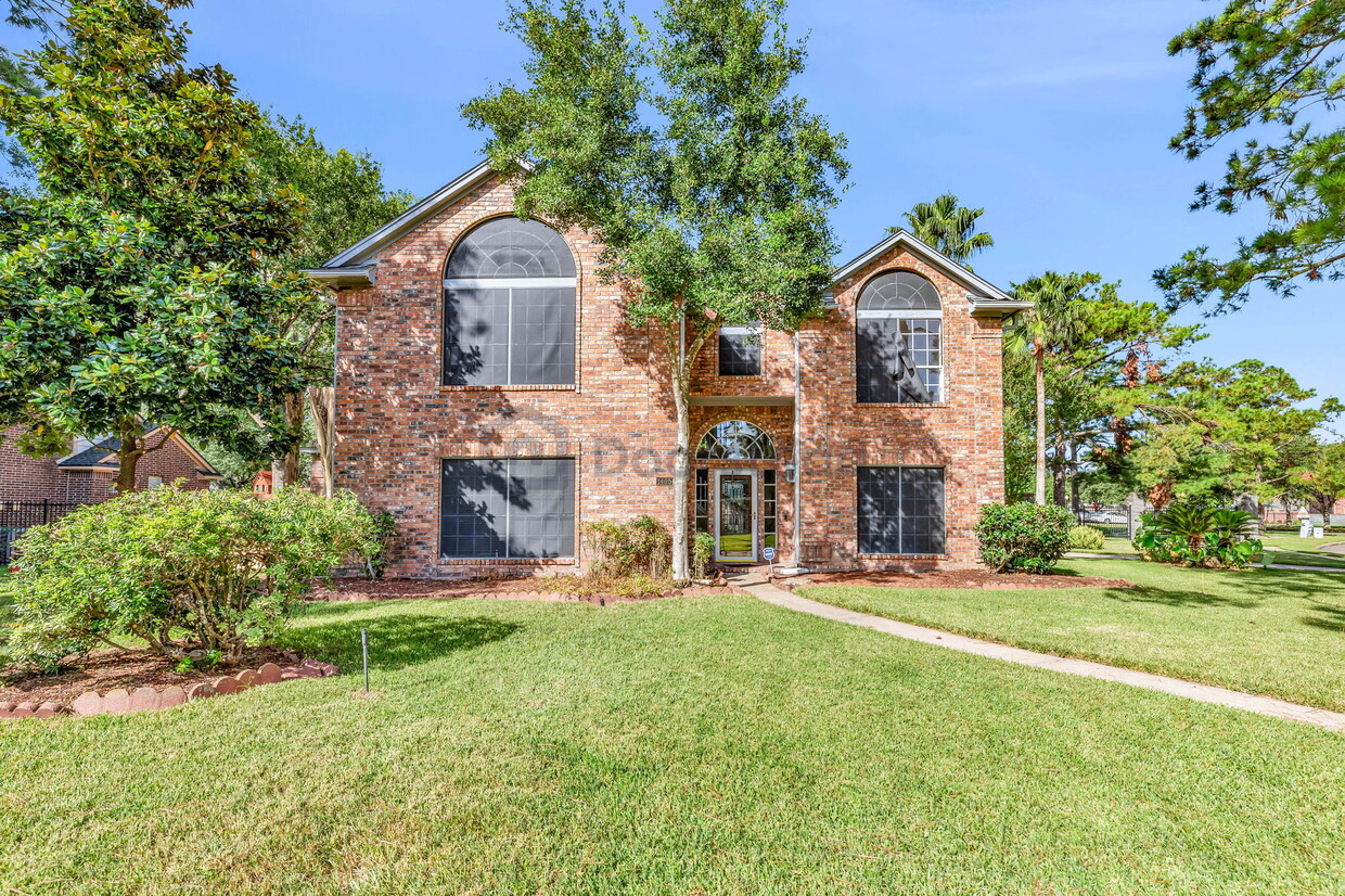 Primary Photo - 1405 Silverleaf Dr