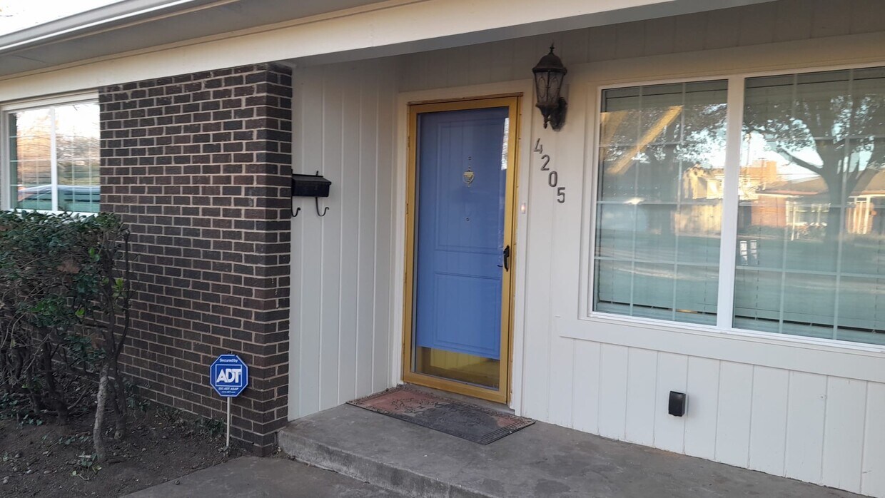 Foto principal - 4205 52nd St