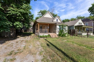 Building Photo - 1329 N Wellington Pl