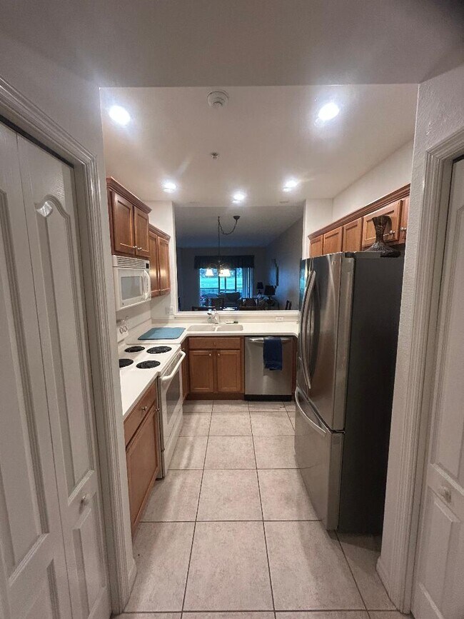 Building Photo - 1003 Fairwaycove Ln