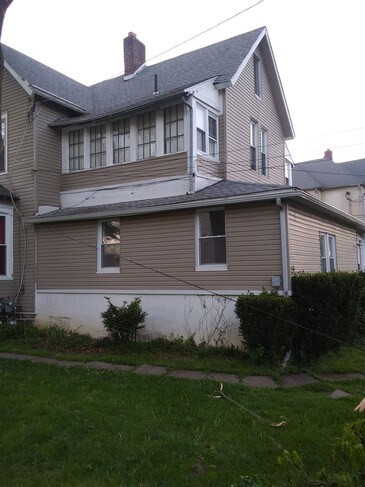 Building Photo - 424 Folcroft Ave