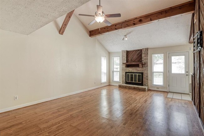 Foto del edificio - 25802 Old Carriage Ln