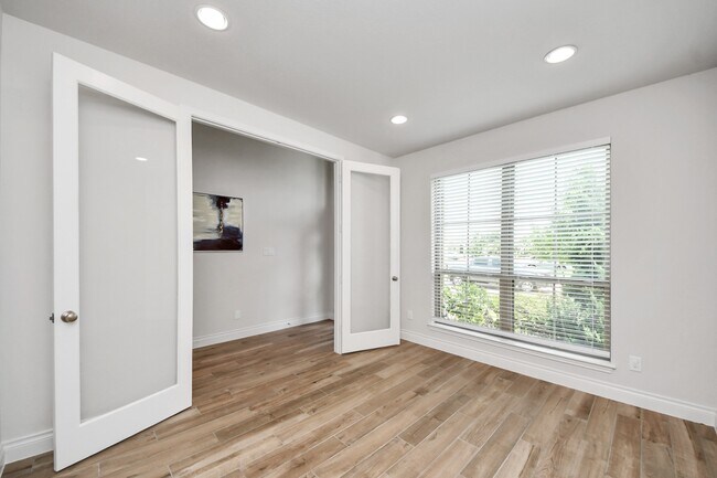 Foto del edificio - 4218 Bald Cypress Ct