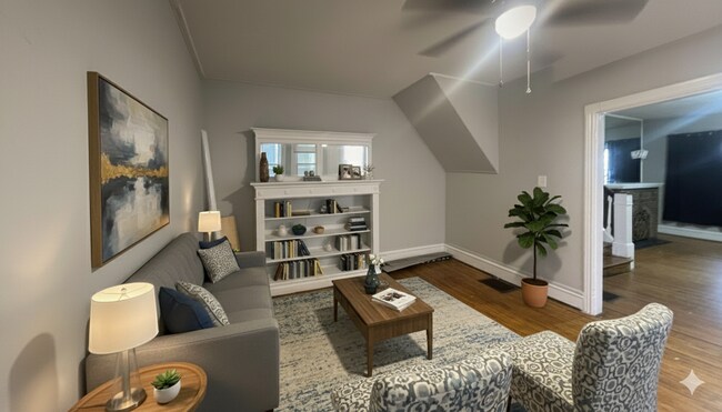 Foto del edificio - Spacious 4-Bedroom Home with Excellent Tra...