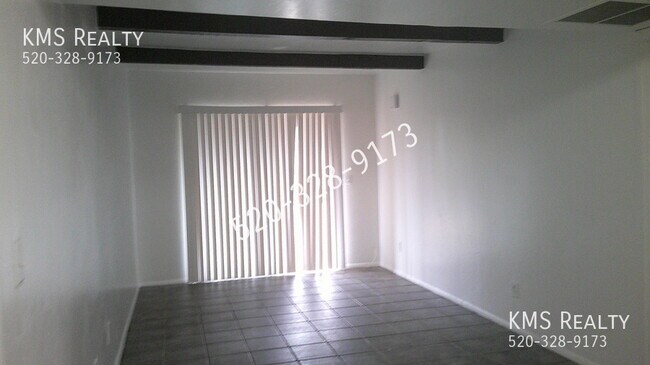 Foto del edificio - 2 Bedroom 2 Bath-102 E Alturas Street Unit...