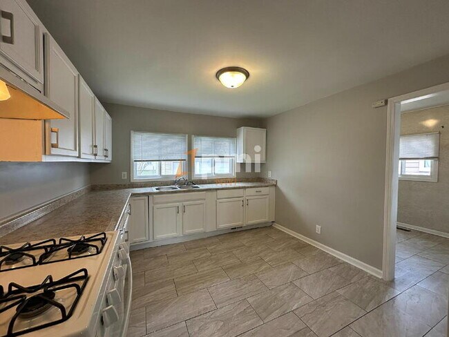 Building Photo - 3432 Texas St