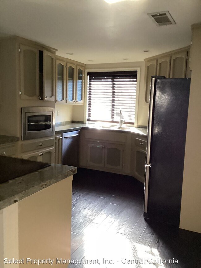 Foto del edificio - 3 br, 2 bath House - 3520 Regency Park Dr.