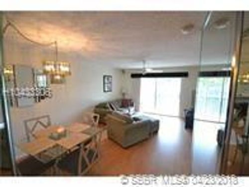 Building Photo - 8876 Royal Palm Blvd