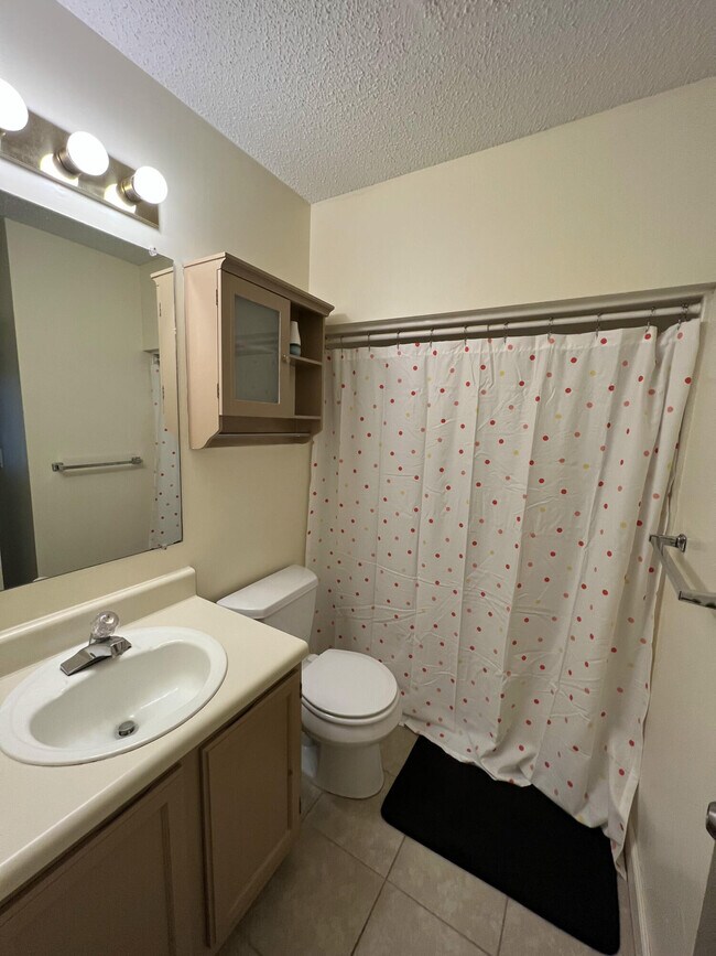 Foto del edificio - 116 Westlake Ct