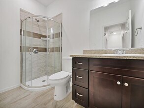 Building Photo - 211 Fairfax Ln