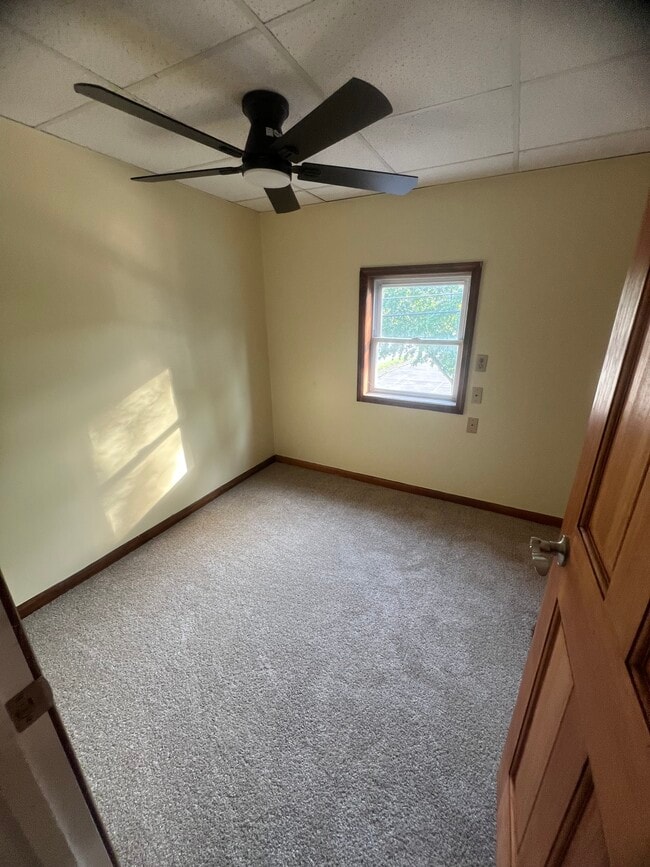 Bedroom w/closet #1 - 1004 Buffalo St