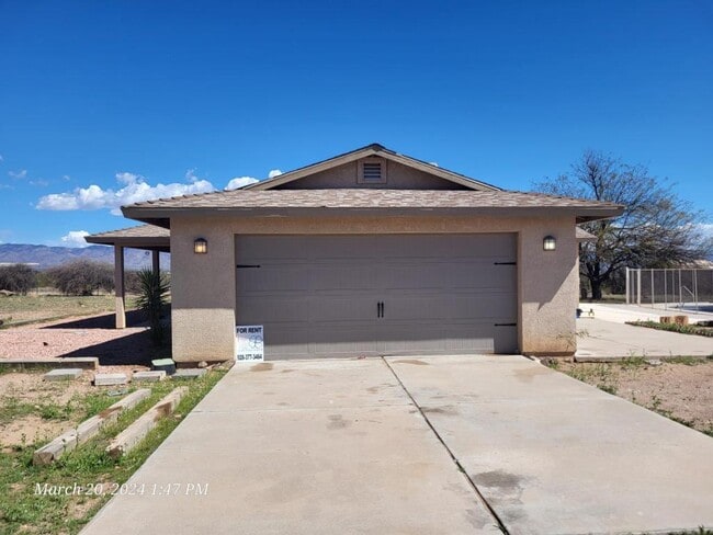 Building Photo - 7808 Chinle Dr