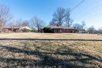Building Photo - 3123 S Glenhaven Ave