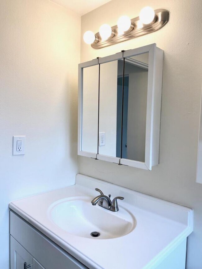 Foto del edificio - 1 bedroom in Seattle WA 98102
