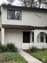 Building Photo - 2635 SW 35th Pl