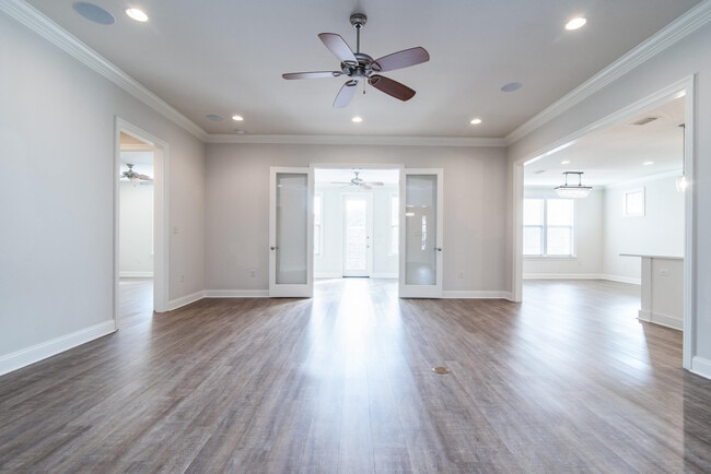 Foto del edificio - 718 Woods Dr