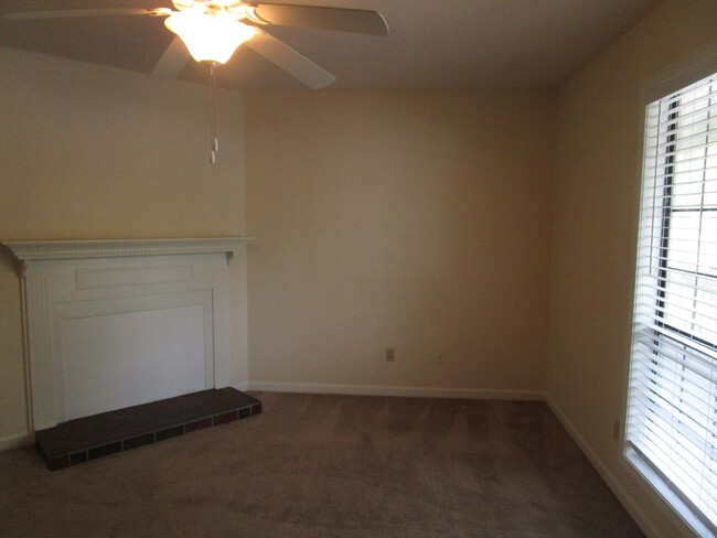 Building Photo - 640 Archdale Dr