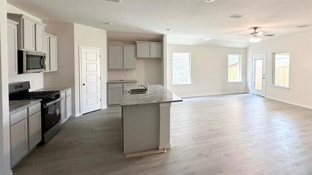 Foto del edificio - 4028 Red Blf St