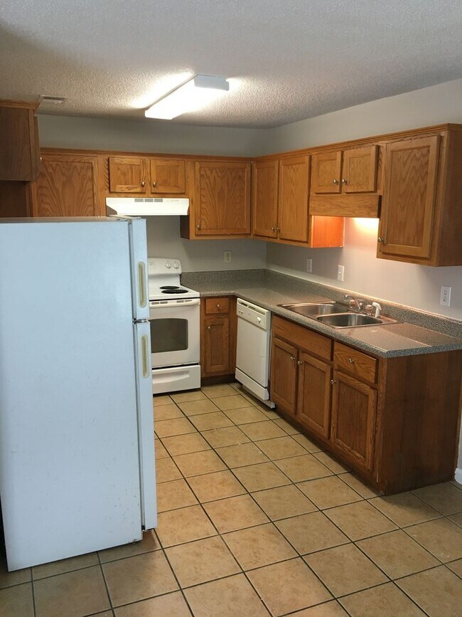 Foto del edificio - 3/2 Apartment in West Rome $1,195