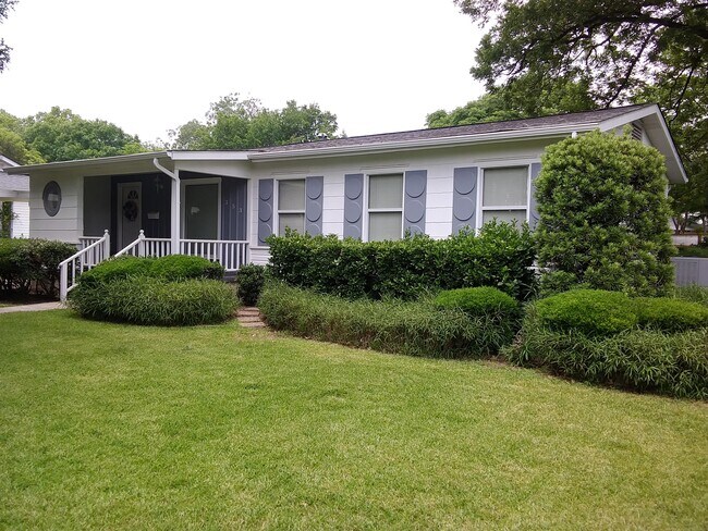 Foto del edificio - 353 Irvington Dr