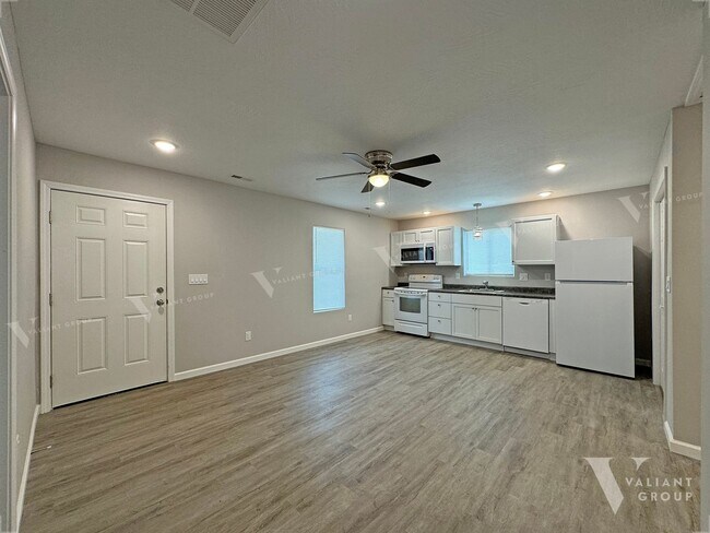 Foto del edificio - Charming 3-Bedroom, 1-Bathroom House for Rent in Springfield’s Heart of the Westside Neighborhood