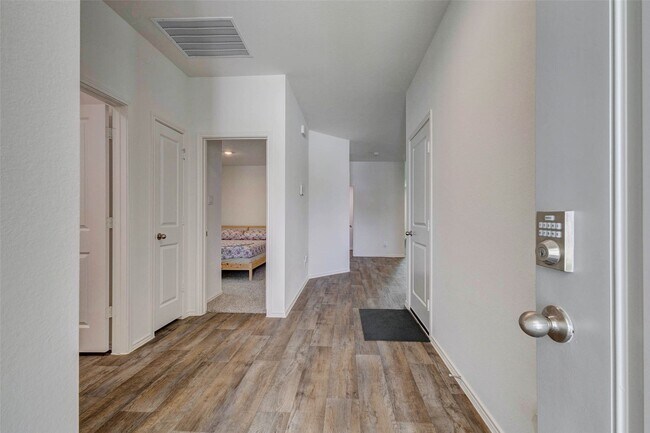 Foto del edificio - 31426 Yatesbury Ln
