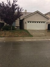 Building Photo - 1025 Martin Ct