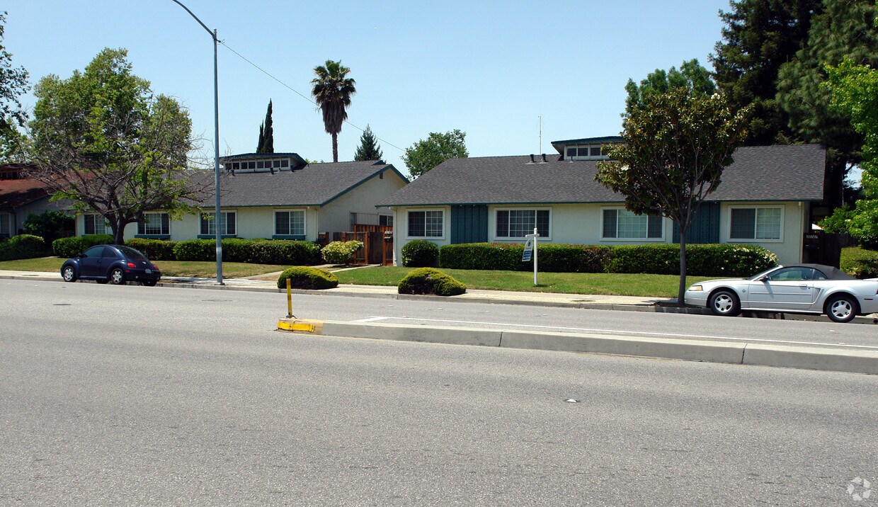 Foto del edificio - 10141-10153 Miller Ave