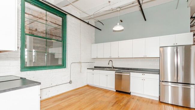 Building Photo - 167 N Racine Ave