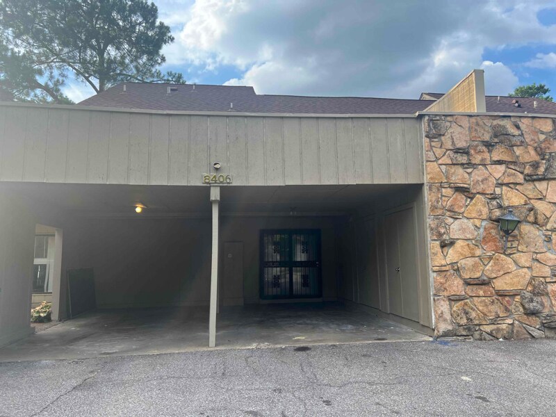 Primary Photo - 8406 Rockcreek Pkwy
