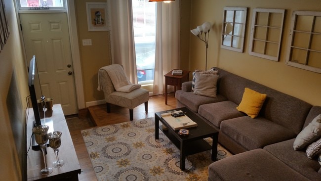 Building Photo - 241 S Robinson St