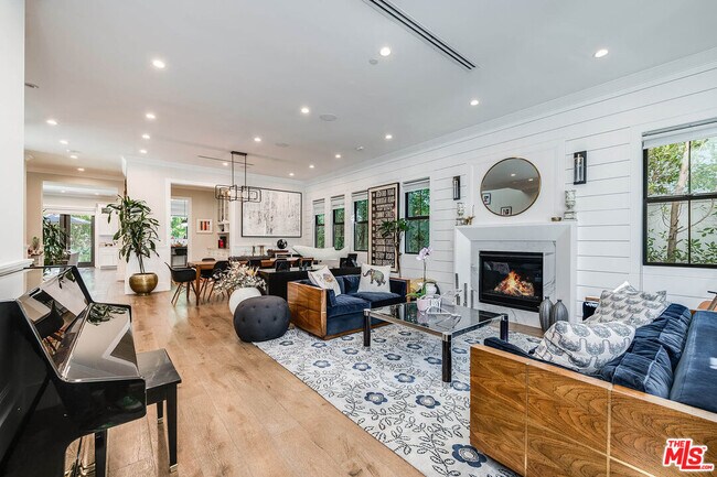 Foto del edificio - 4268 Colbath Ave