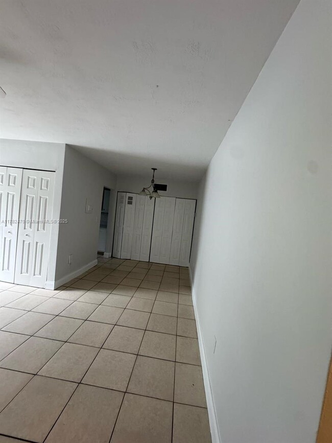 Foto del edificio - 1450 NE 127th St