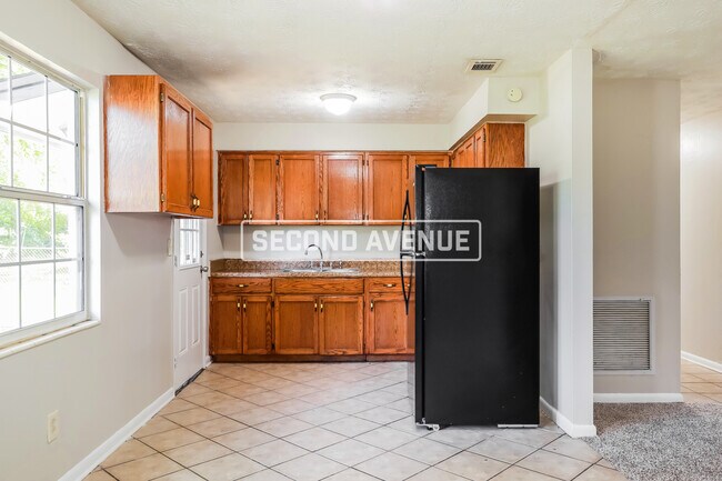 Foto del edificio - 5033 Locksley Ave