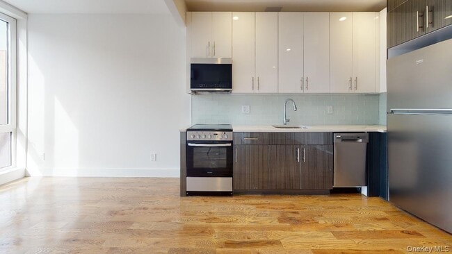 Foto del edificio - 138-28 Queens Blvd