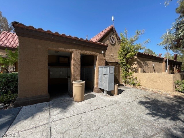 Building Photo - 2200 S Fort Apache Rd