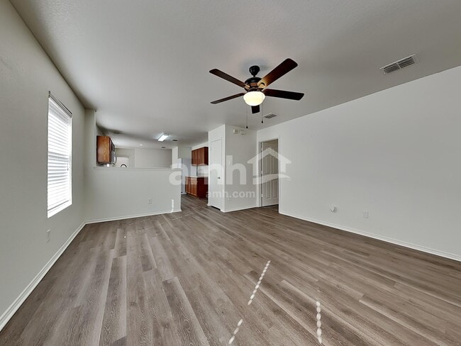 Foto del edificio - 1995 Kickapoo Trl