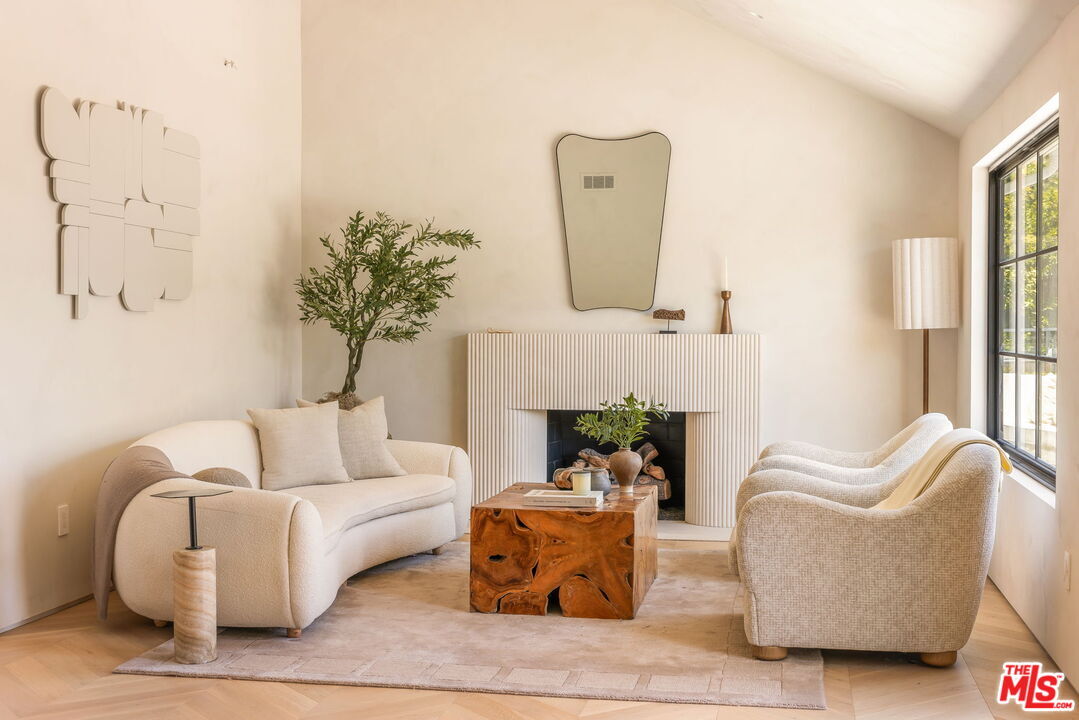 Primary Photo - 8353 Sunset View Dr