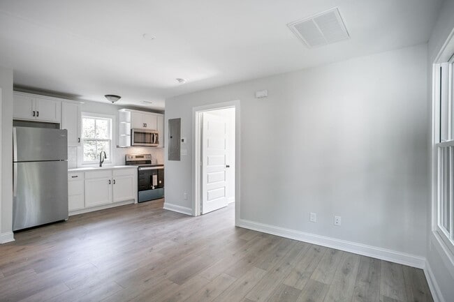 Building Photo - Downtown Savannah Carriage House New Construction