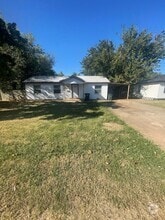 Building Photo - 4421 SE 39th St