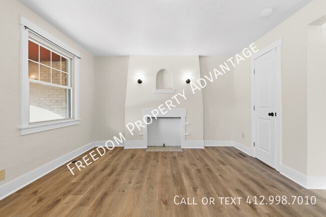 Building Photo - 767 Shady Dr E