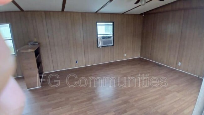 Building Photo - 2155 White Pine M H P Rd