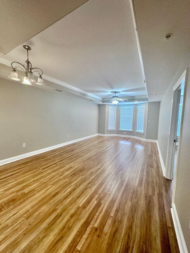 Building Photo - Newly renovated 2 Bed/2 Bath condo in heart of Destin