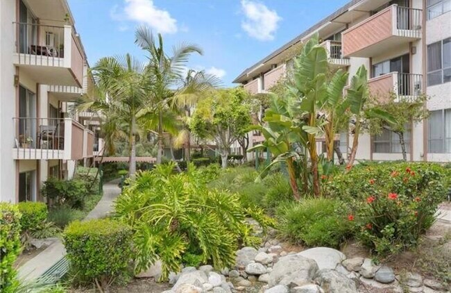 Foto del edificio - 5585 E Pacific Coast Hwy